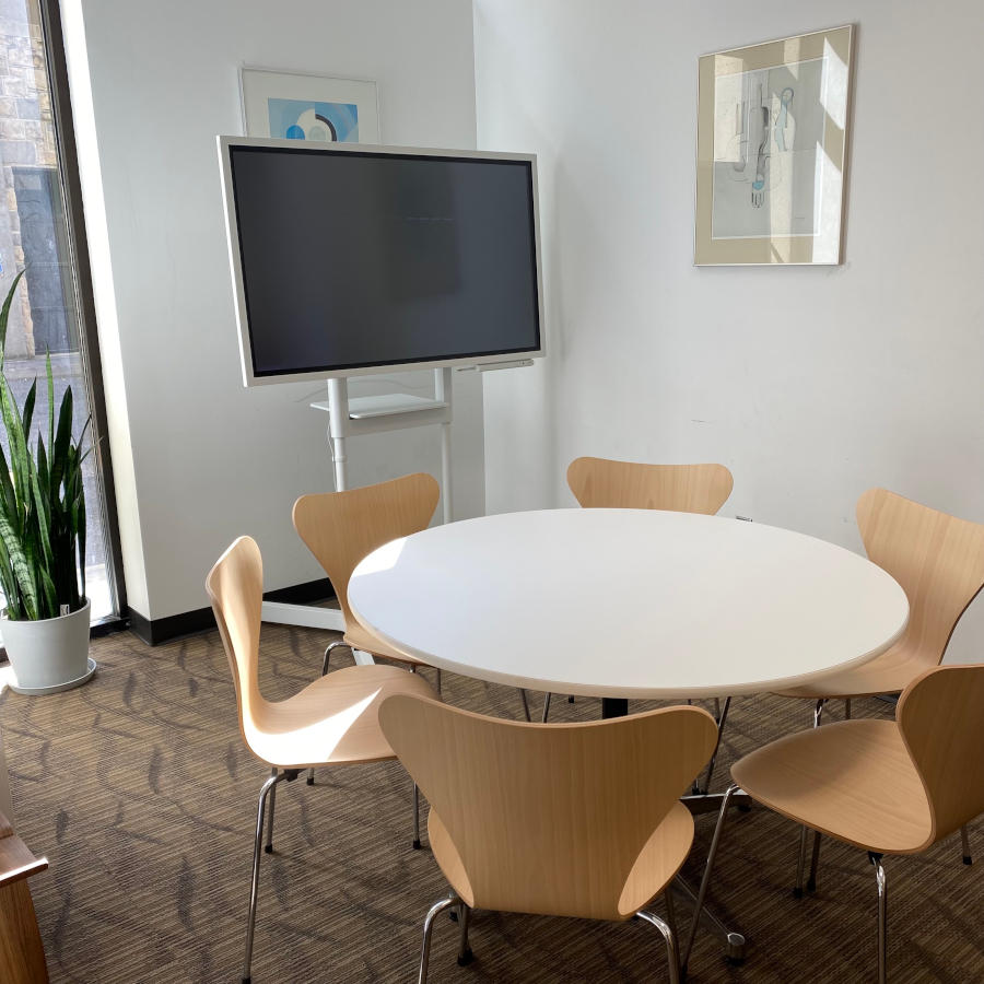 Photo of the Art and Architecture group study room